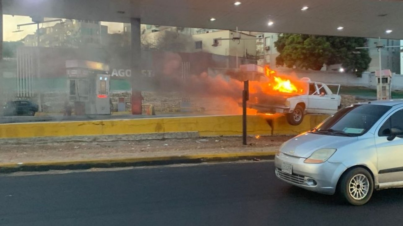 4911414095504935926_121