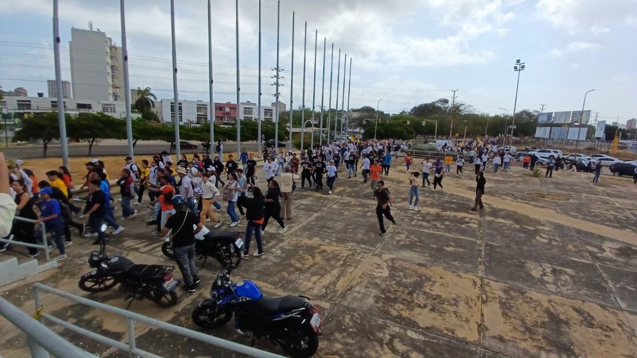 4931982732540185538_121